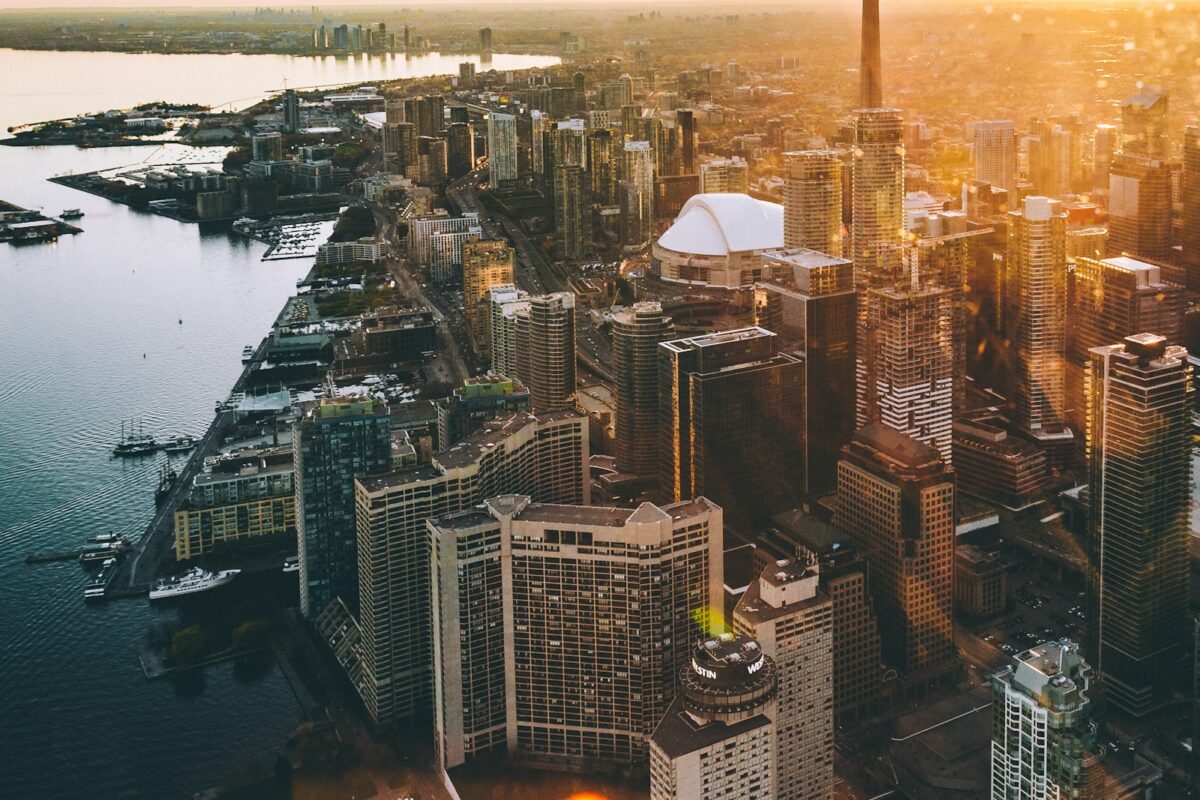 Canada Express Entry CRS 2026 – Toronto skyline with CN Tower