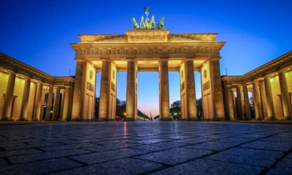Germany Chancenkarte vs Blue Card 2026 – Berlin Reichstag building