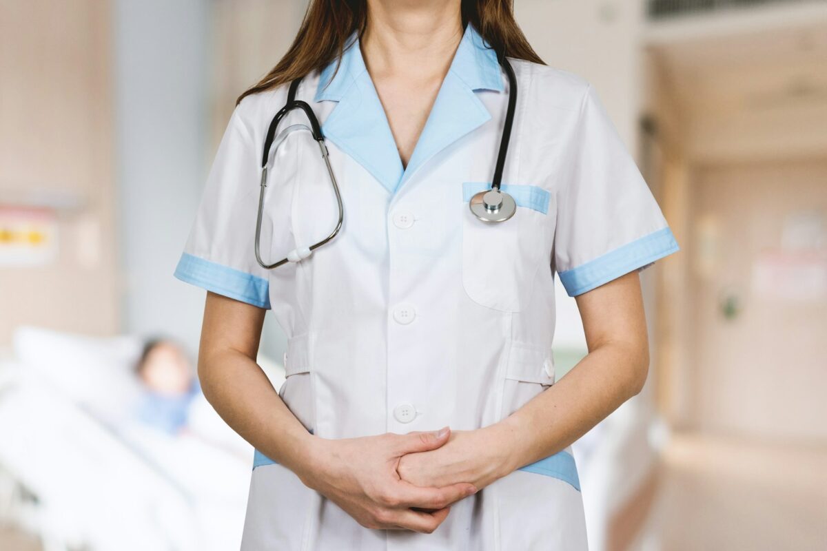 UK Health and Care Worker Visa 2026 NHS nurse on hospital ward