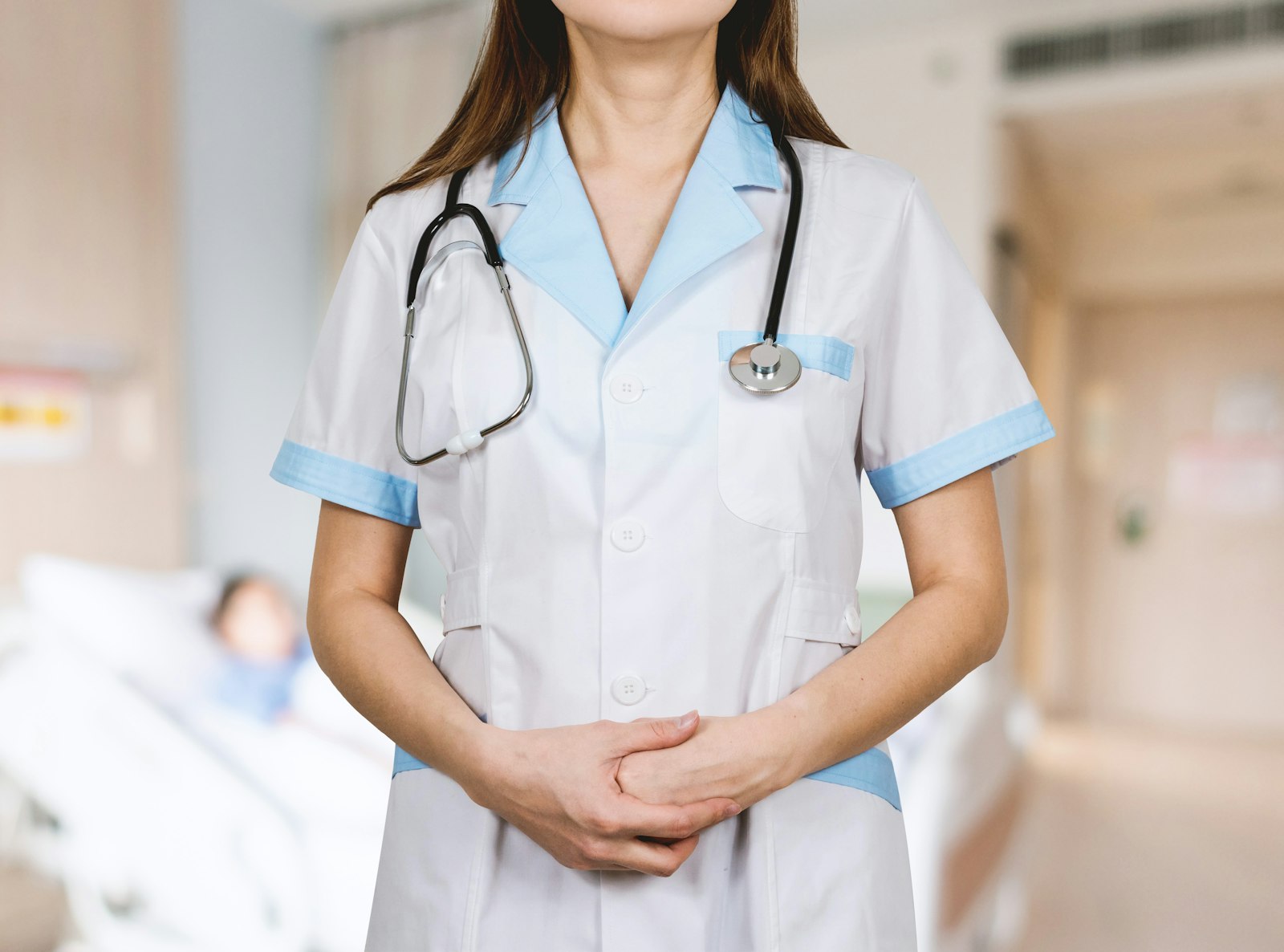 UK Health and Care Worker Visa 2026 NHS nurse on hospital ward