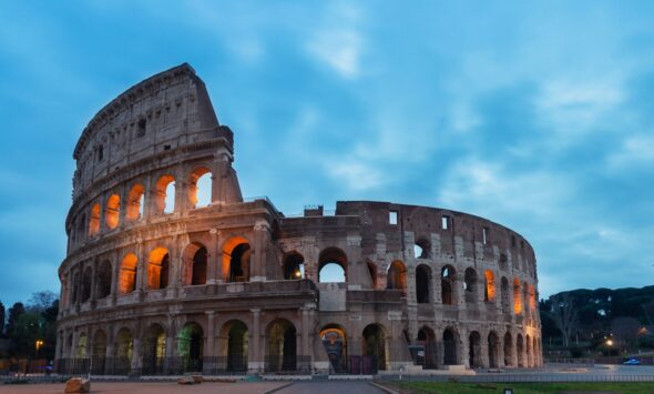 Italy Decreto Flussi work quota — Rome Colosseum